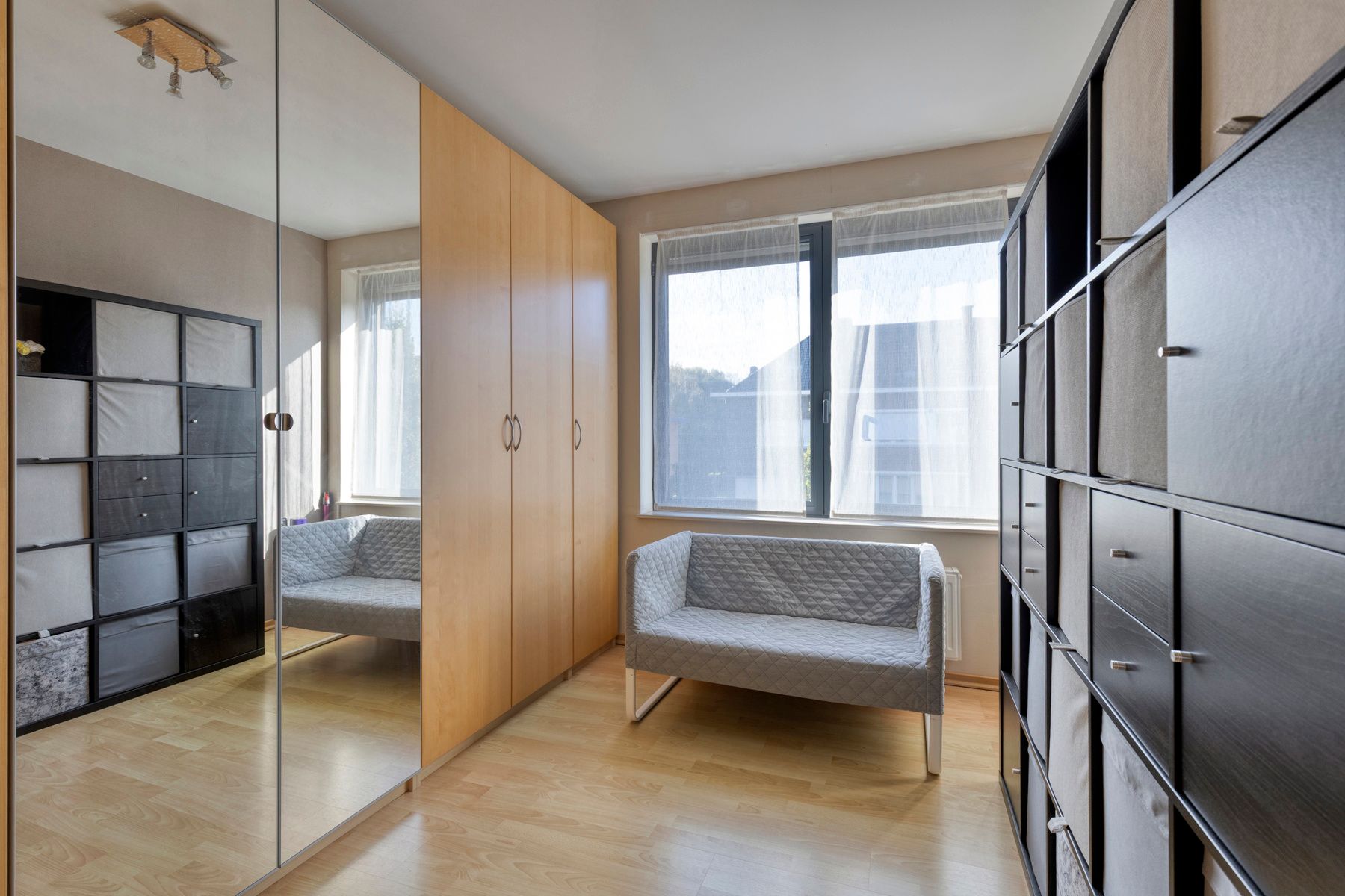 Ruime woning met 4 slaapkamers, garage en tuin foto 15