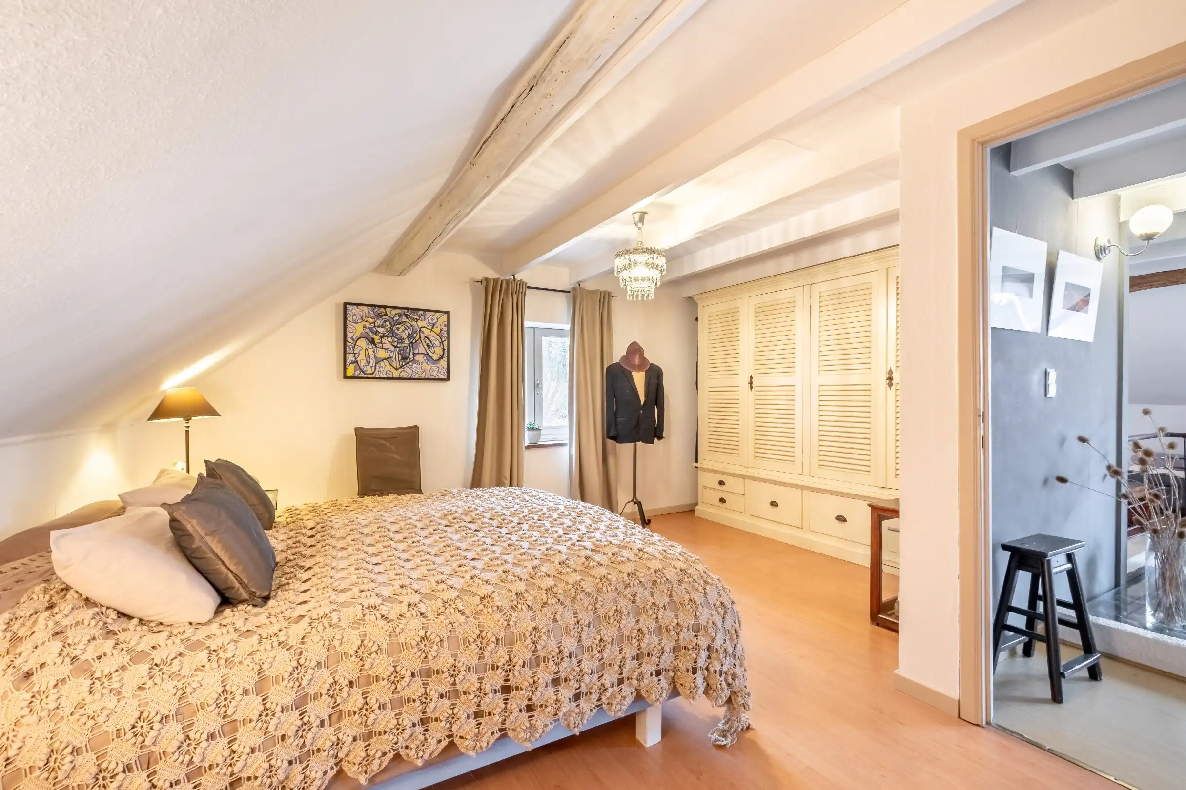 Charmante volledig bemeubelde woning met 2-slaapkamers foto 11