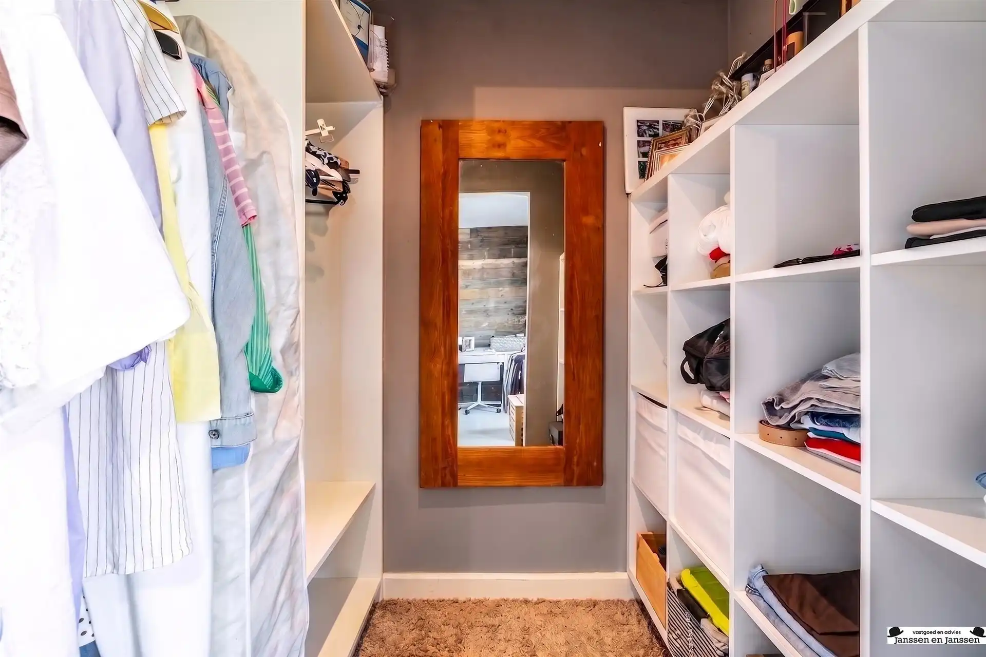 Ruime en instapklare gezinswoning met 4 slaapkamers, garage en tuin foto 14