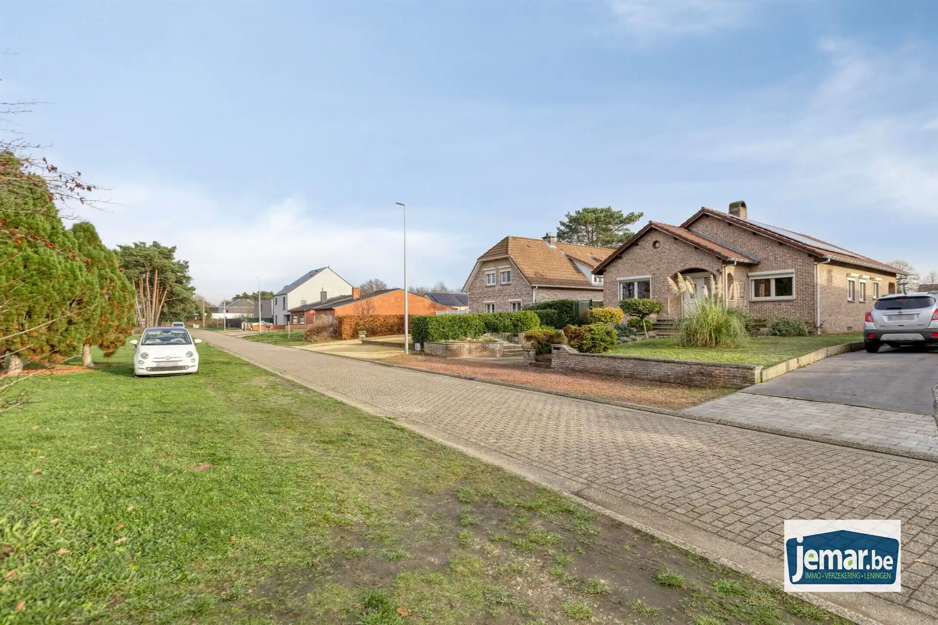 Vrijstaande bungalow woning met 3 slaapkamers en inpandige garage  foto 5