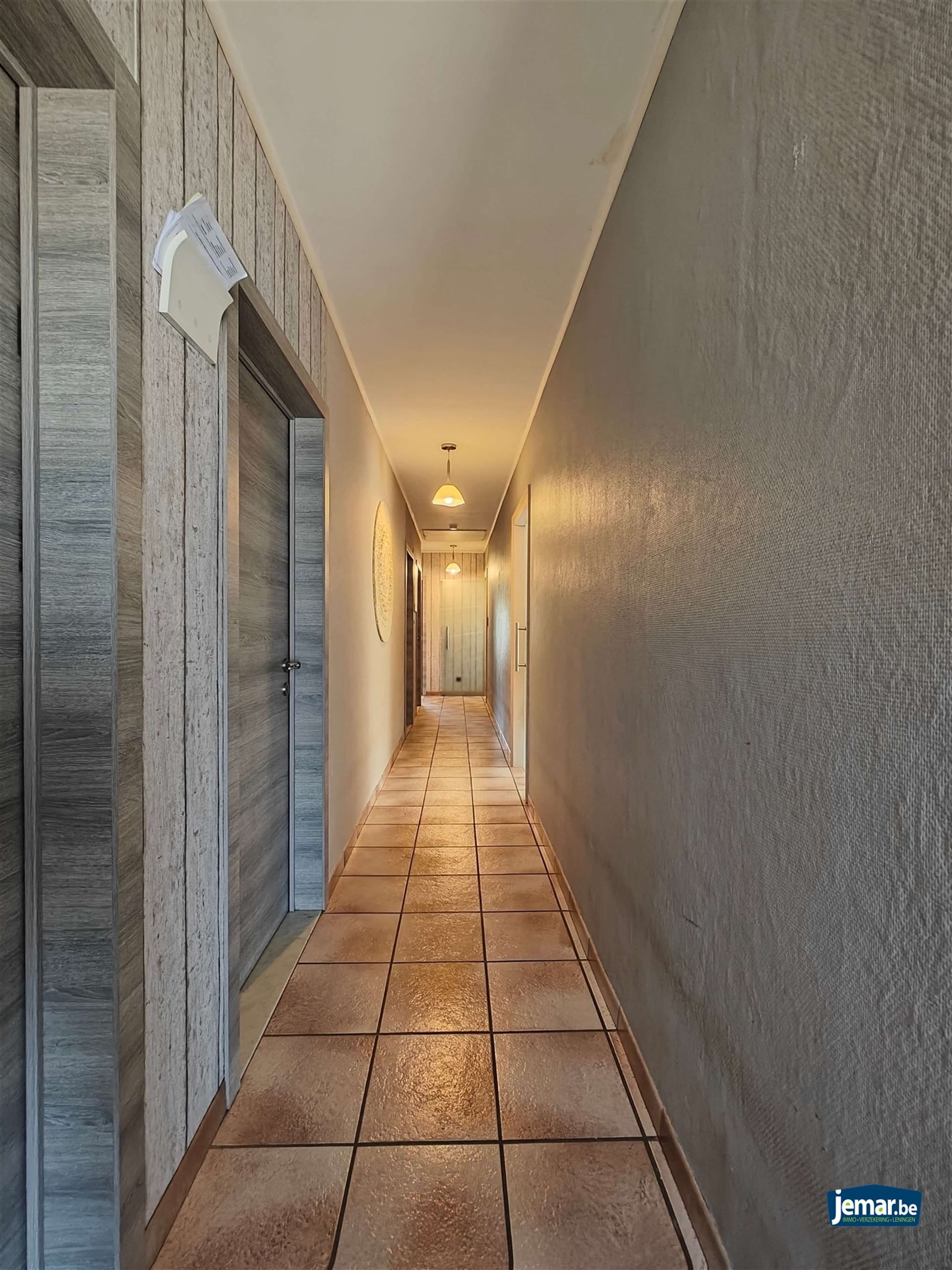 Vrijstaande bungalow woning met 3 slaapkamers en inpandige garage  foto 5