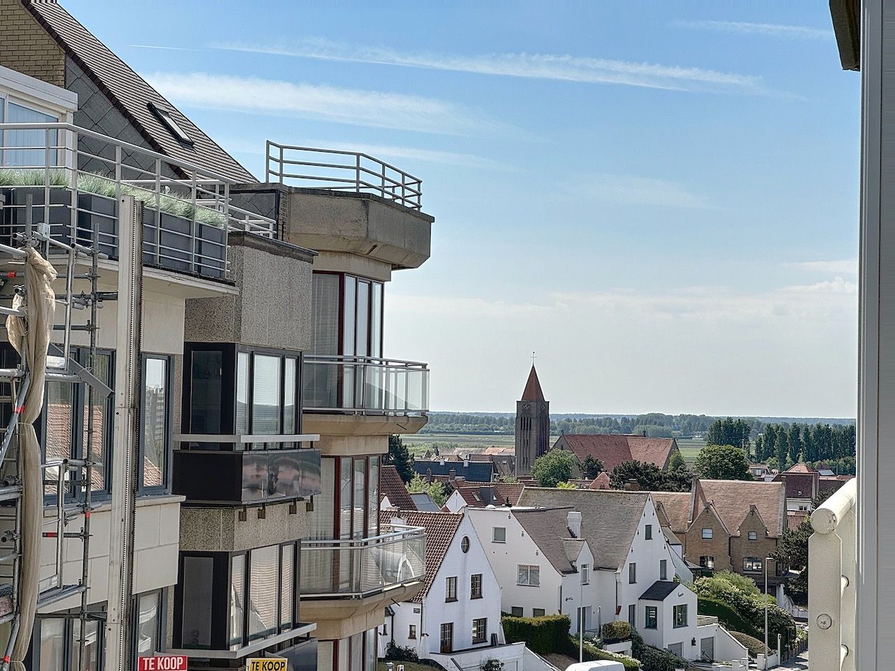 Quasi nieuwbouwappartement (A-Label) met zijdelings zeezicht te Duinbergen foto 7