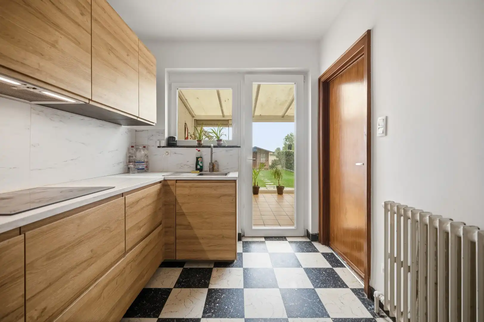 Instapklare rijwoning in een rustige straat te Tienen foto 10