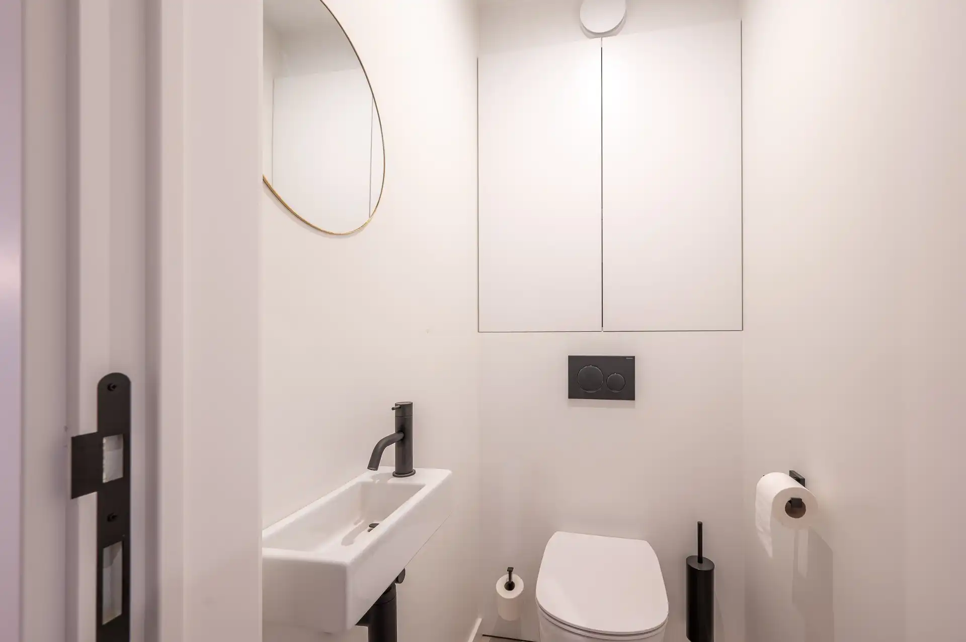 Ongemeubeld: prachtig nieuw en zonnig appartement nabij het centrum en de zeedijk! foto 9