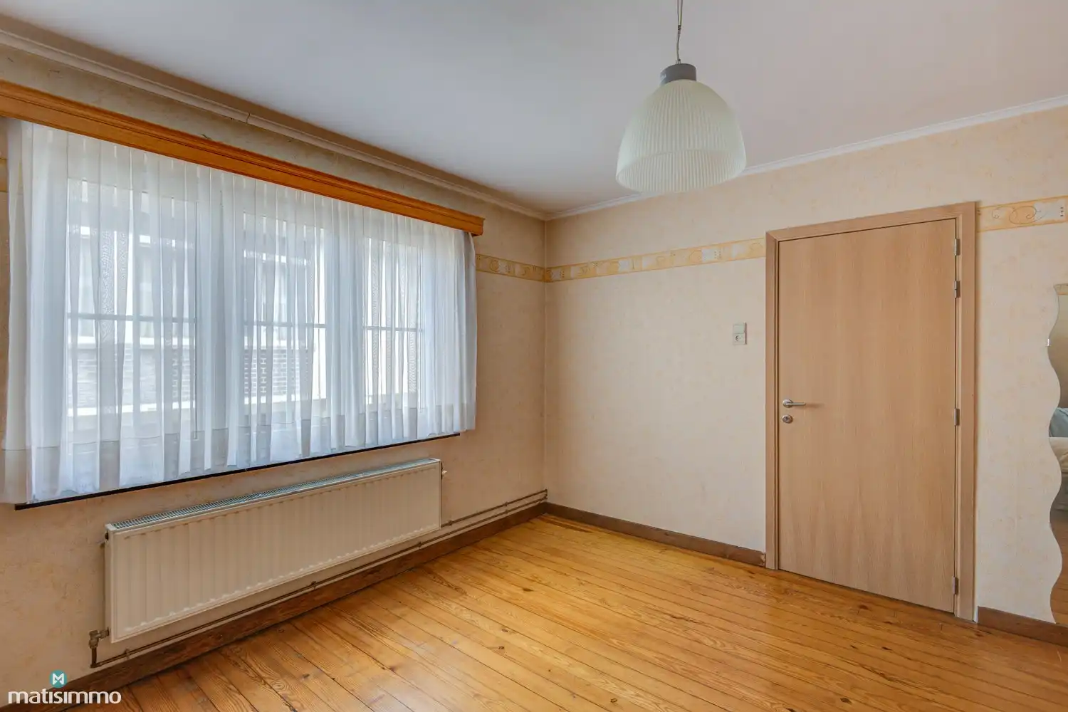 KARAKTERVOLLE EENGEZINSWONING MET 5 SLAAPKAMERS, GARAGE, CARPORT EN TUIN NABIJ HET CENTRUM VAN BILZEN foto 16