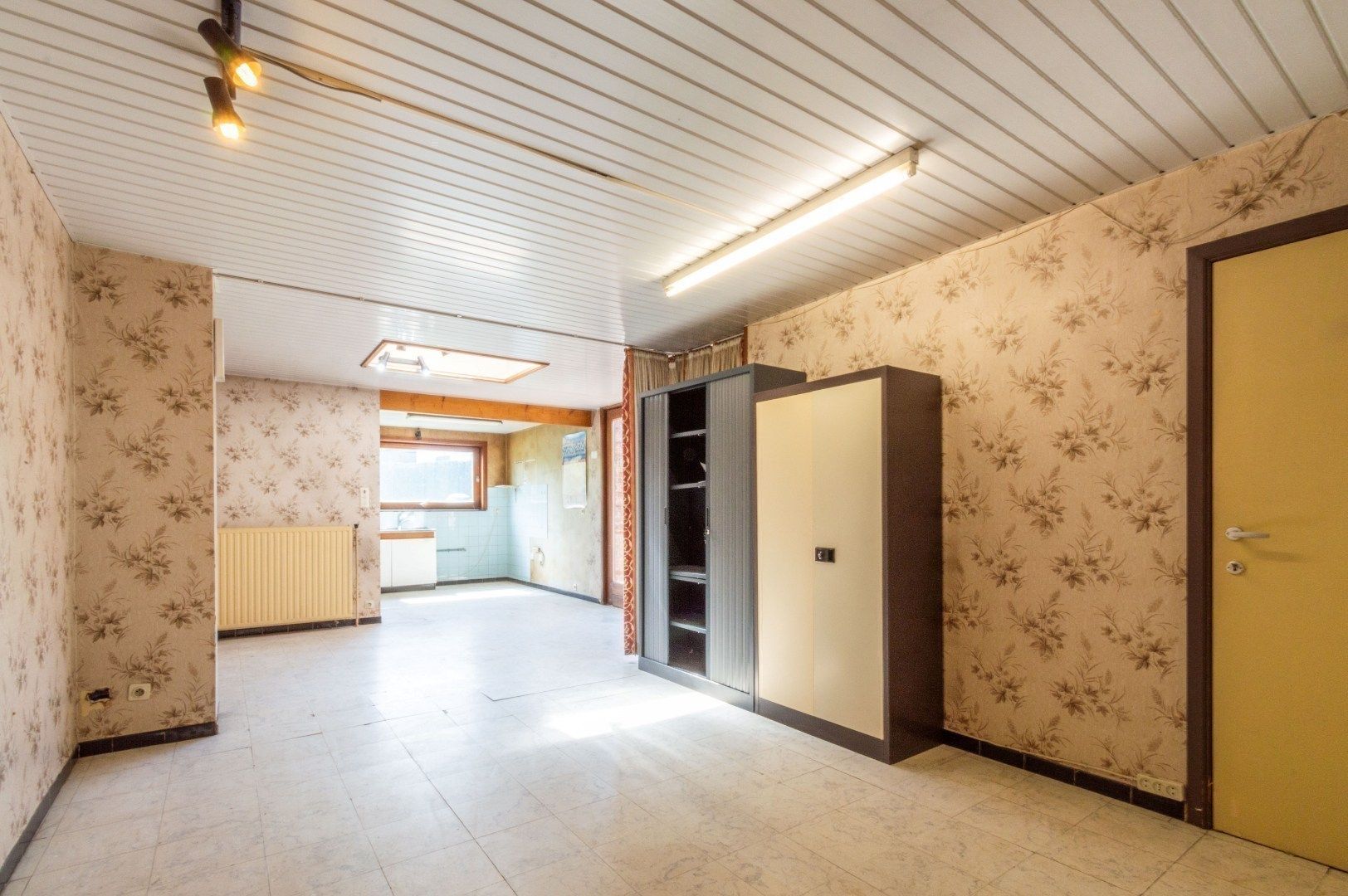 Ruime woning + kantoor te renoveren met 4 slaapkamers ! foto 11