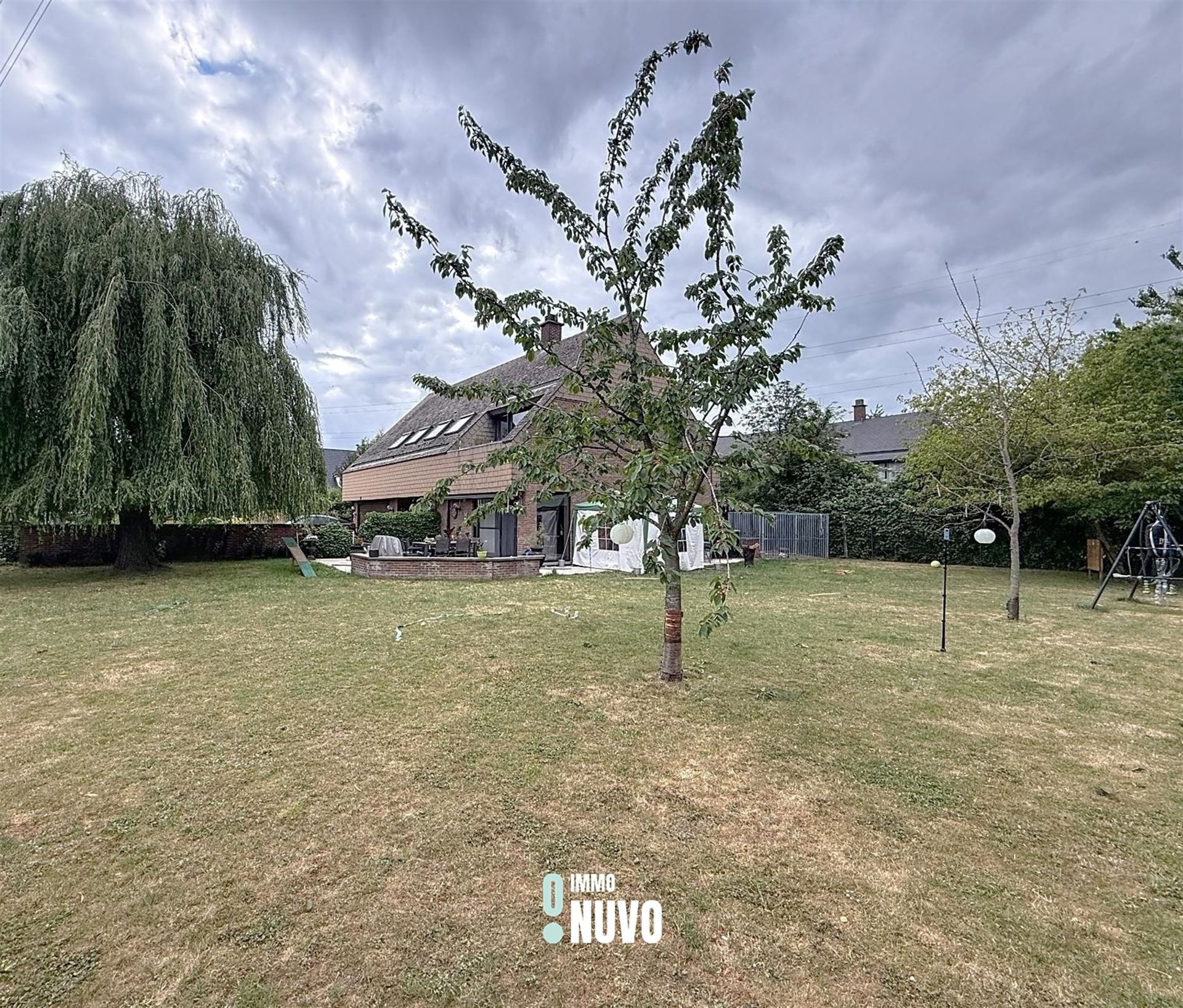 Hoofdfoto van de publicatie: Villa