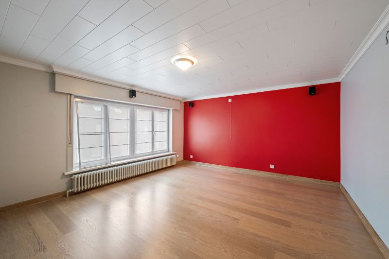 Zonnebeke-Passendale.  Wonen en werken, grote verzorgde woning met > 5 slaapkamers en aparte >60m2 kantoorruimte / praktijk / hobbyruimte met aparte ingang. foto 10