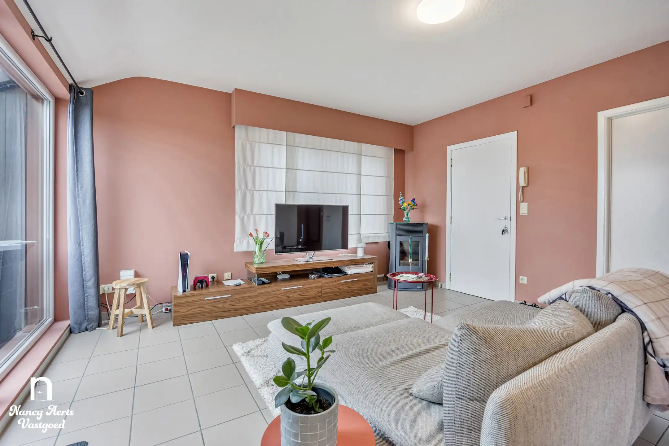 Comfortabel 1‑slaapkamerappartement met terras en parking foto 2