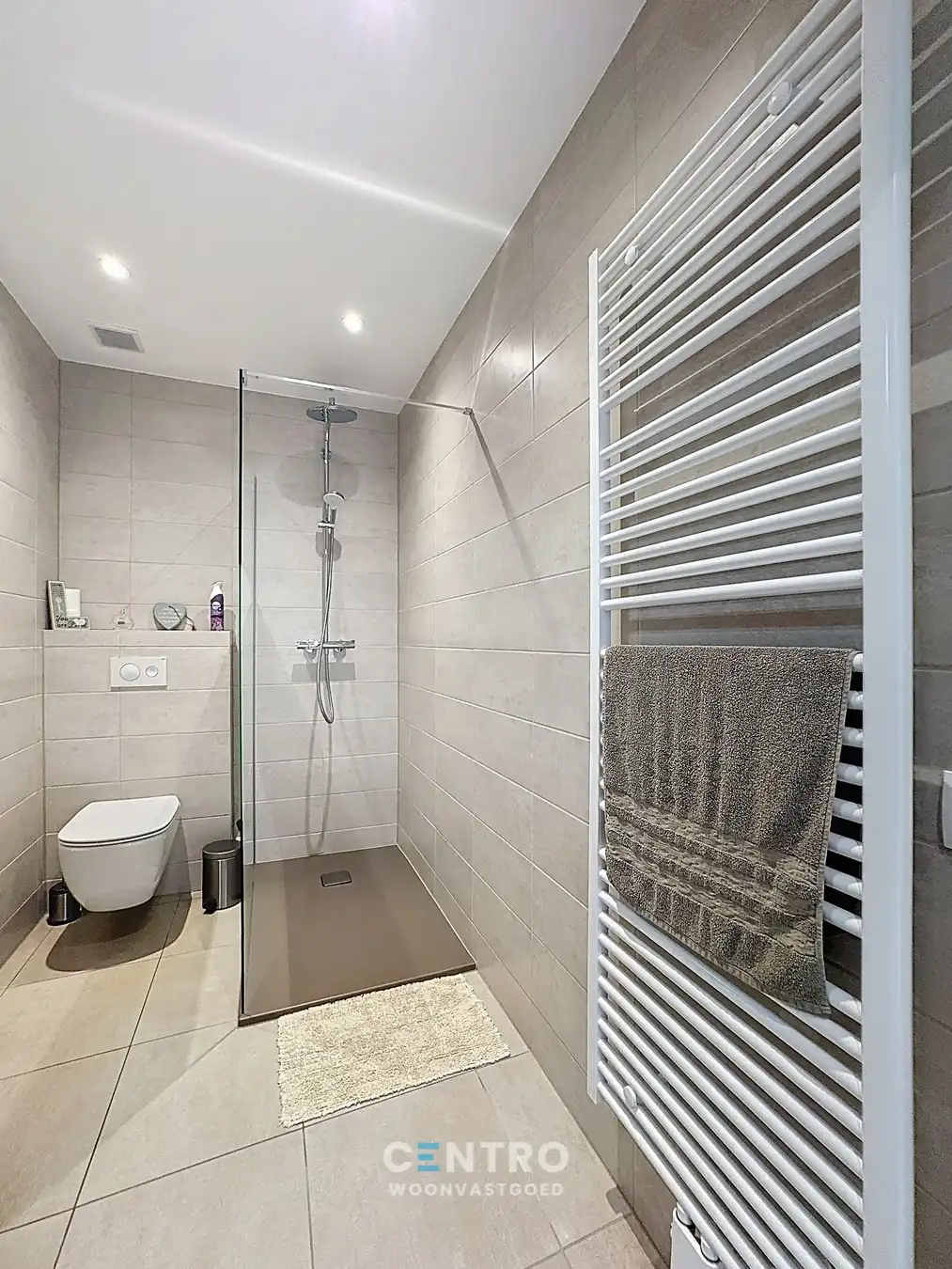 RECENT gelijkvloersappartement met 2 ZONNETERRASSEN én garagebox te Brugge! foto 9