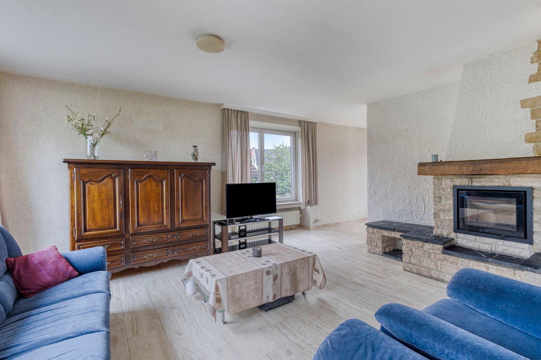 Residentieel gelegen villa met 4 slaapkamers en bureel foto 8