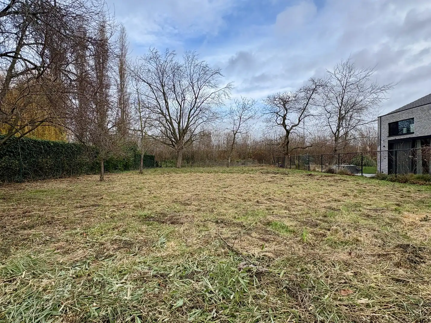 Uniek perceel bouwgrond van 800m² in de Pius X wijk foto {{pictureIndex}}