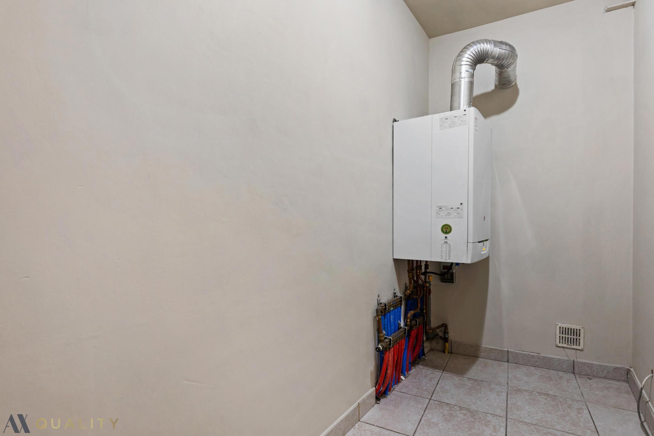 Nabij het station van D'monde gel., gelijkvl. 3 slpk-app. met 2 badk. en gar.  foto 10