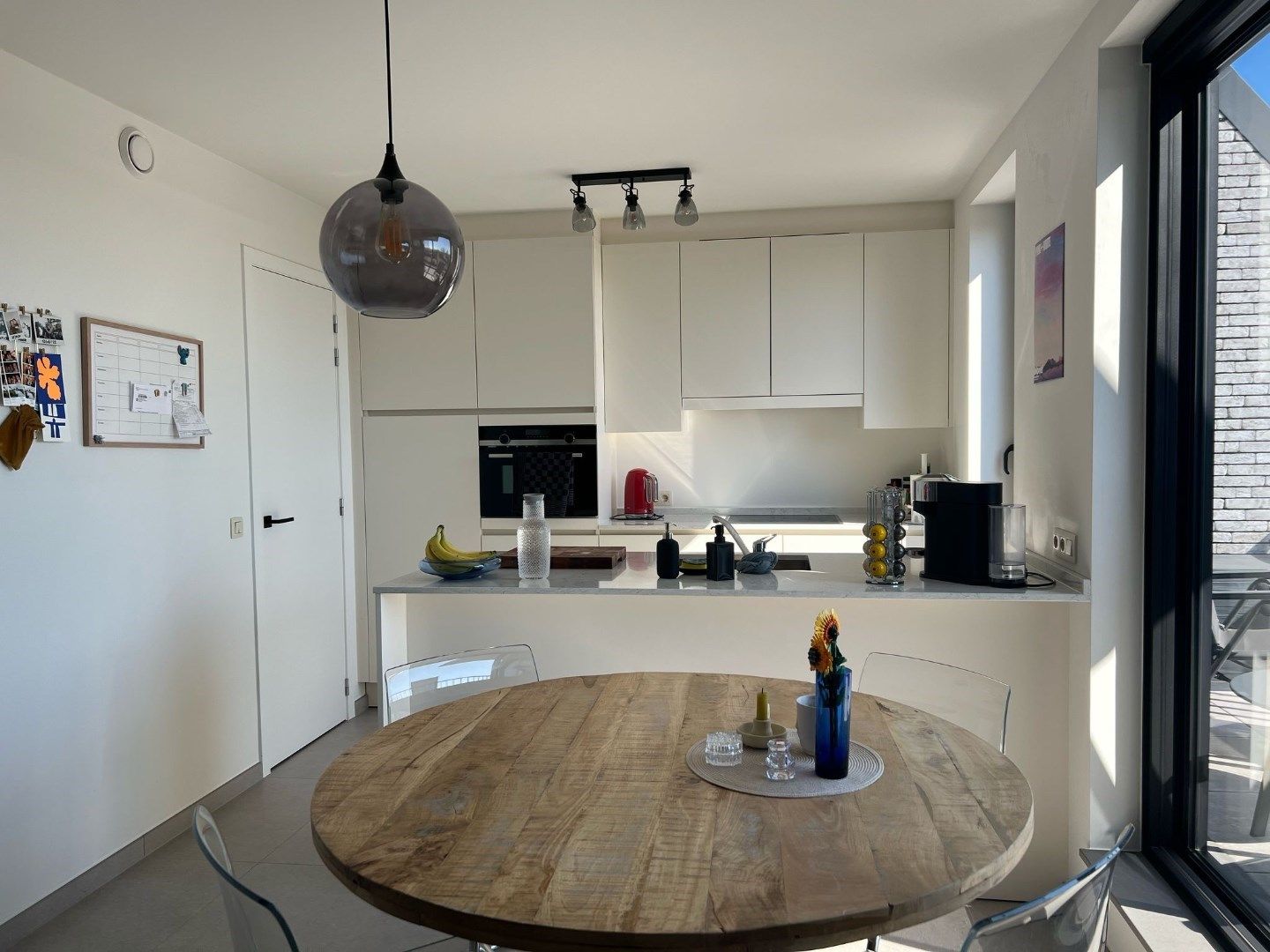 Recent appartement met groot zuid-gericht terras, staanplaats en drie kamers. foto 27