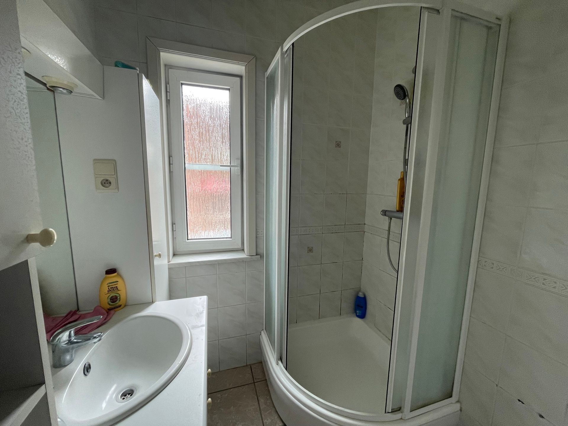 Te renoveren woning (vergunning voor 3 appartementen) foto 12