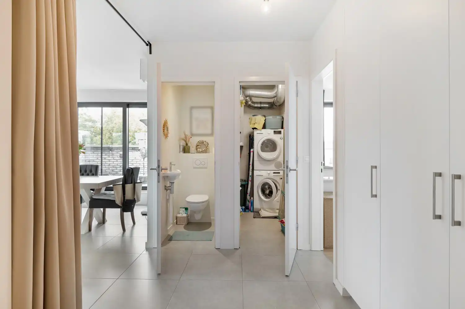 Dakappartement met 4 slaapkamers en 2 terrassen! foto 9
