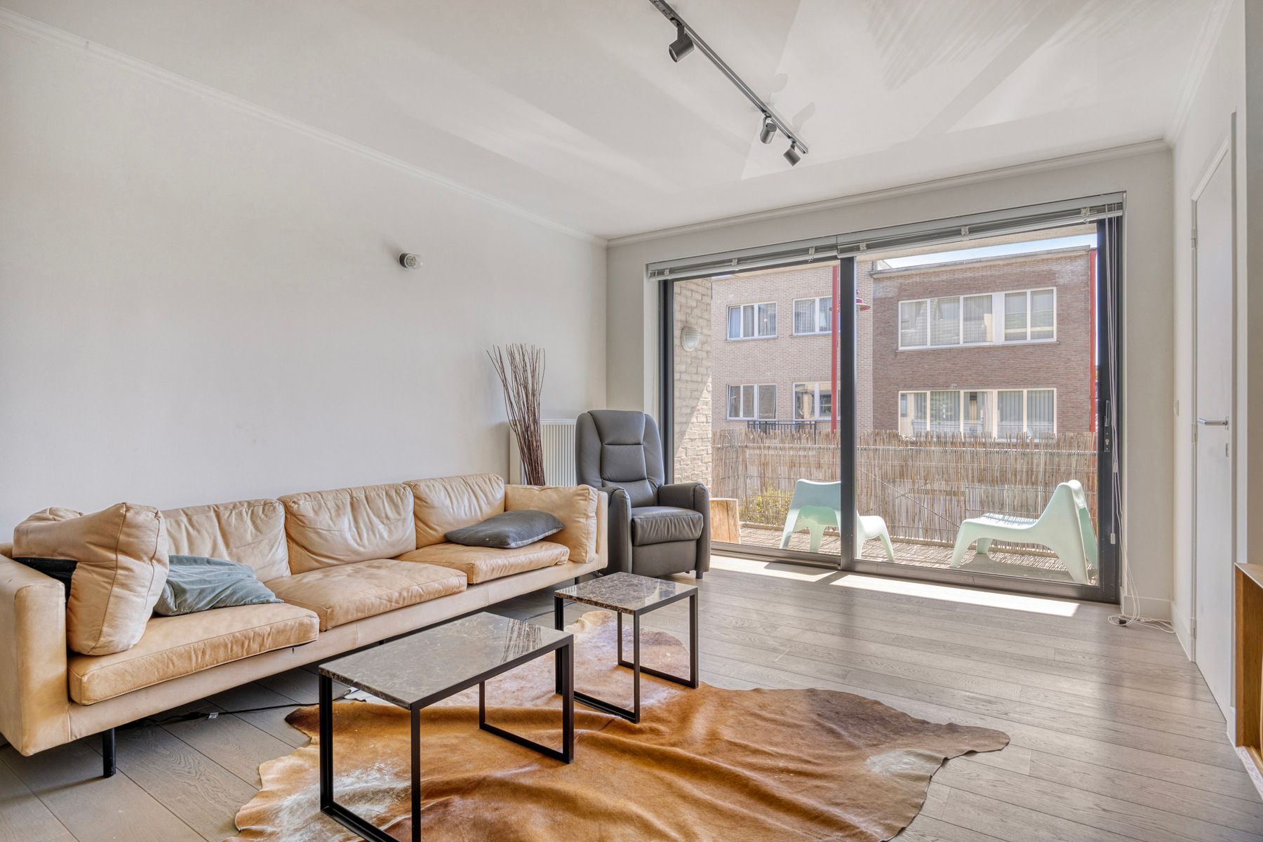 Instapklaar appartement met 2 slaapkamers, aangenaam terras foto 6