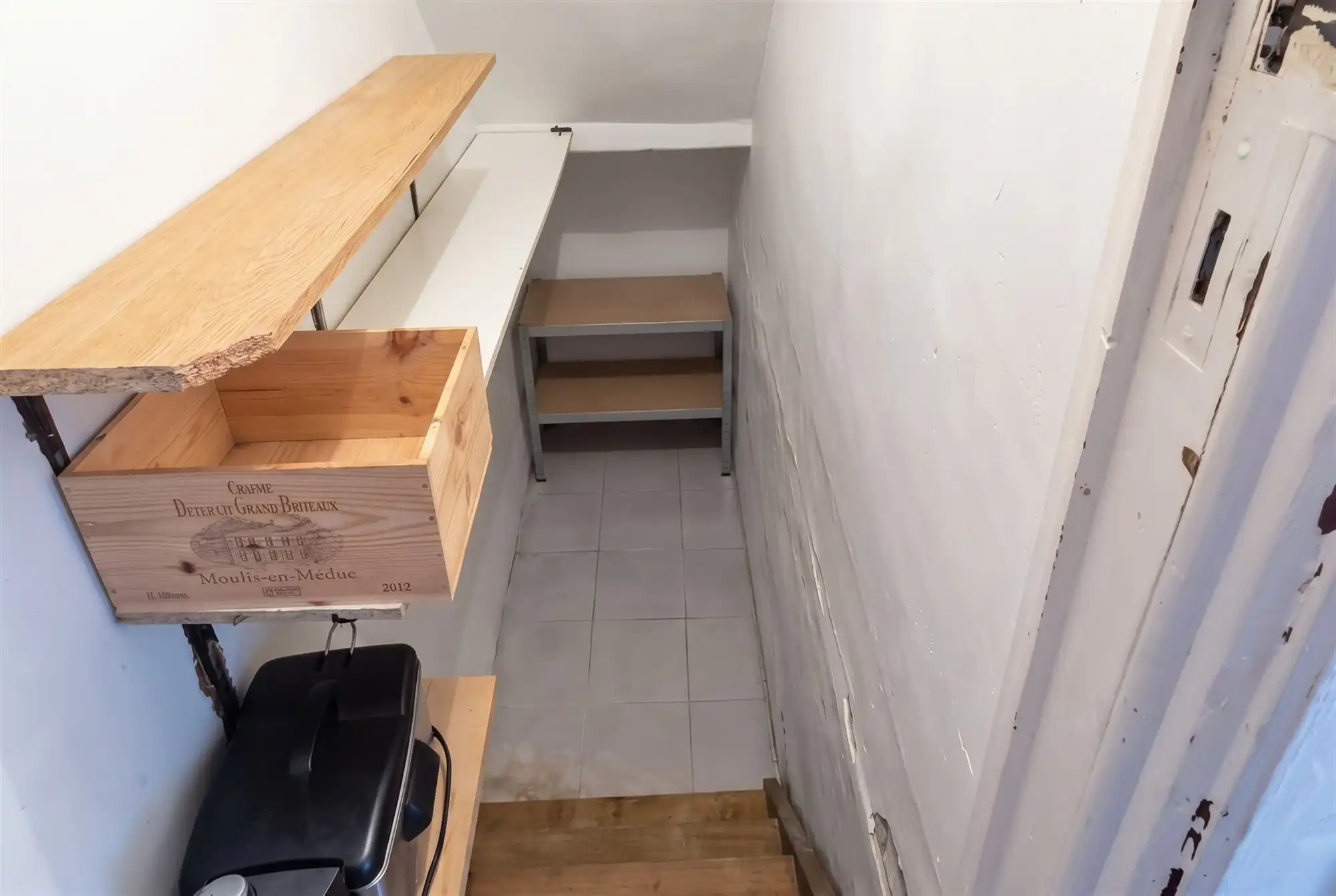 Landelijk woonhuis met 2 slaapkamers, grote tuin en carport/berging foto 9