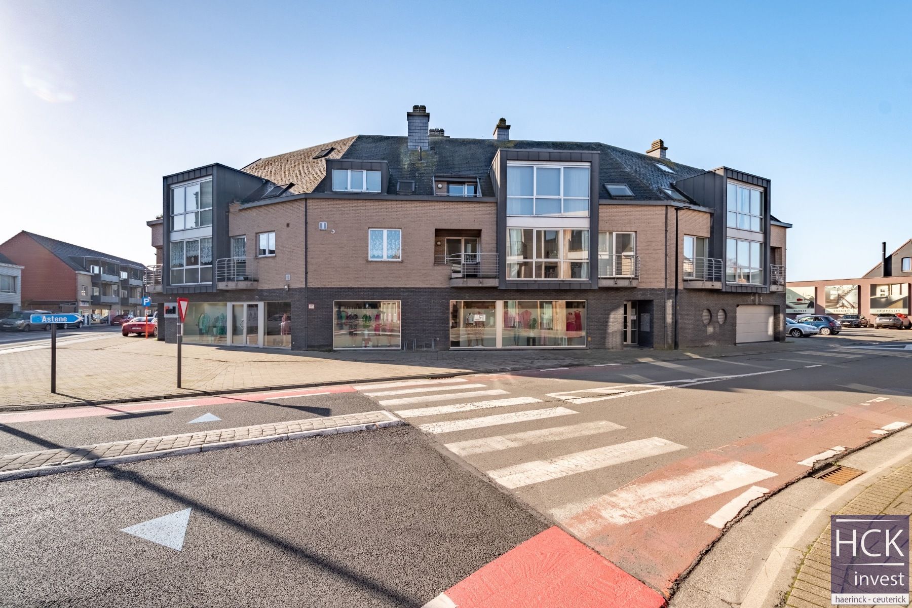 NAZARETH - Luxueus appartement van 138m² met 3 slpk én autostaanplaats !! foto {{pictureIndex}}