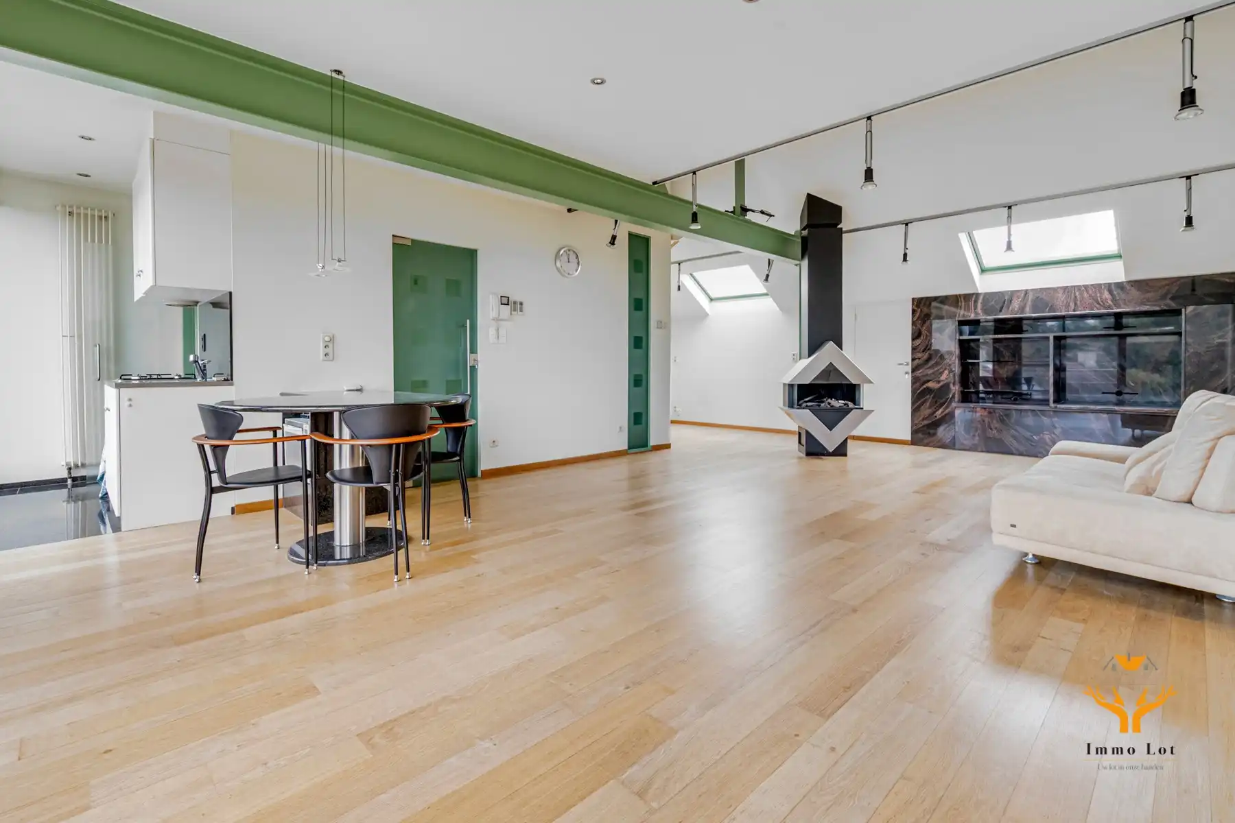 Ruim duplexappartement (161m²) met veel mogelijkheden  foto 8
