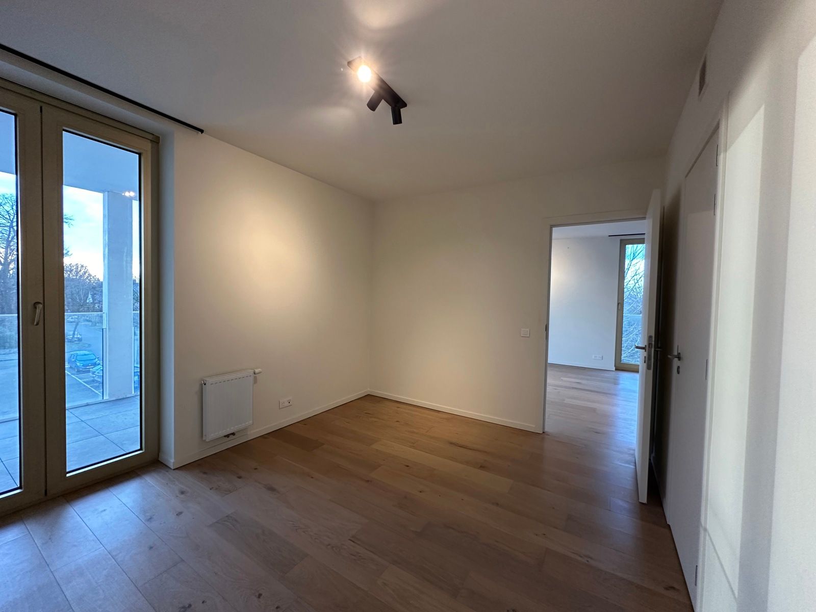 Instapklaar 1-slaapkamerappartement + parking op Marktplein foto 12