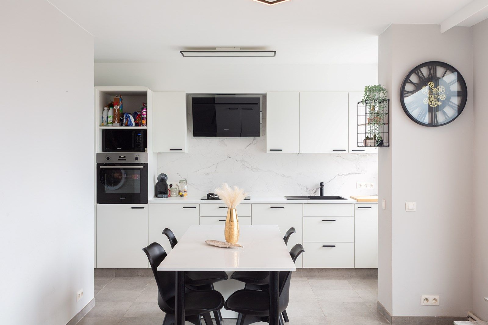 Hoofdfoto van de publicatie: Dakappartement with a view 