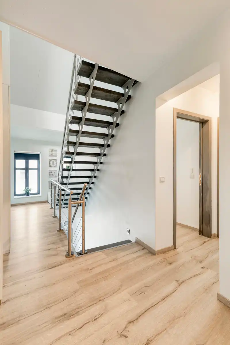 TE KOOP - Villa met 5 slaapkamers en 2 badkamers uit 2001 foto 12