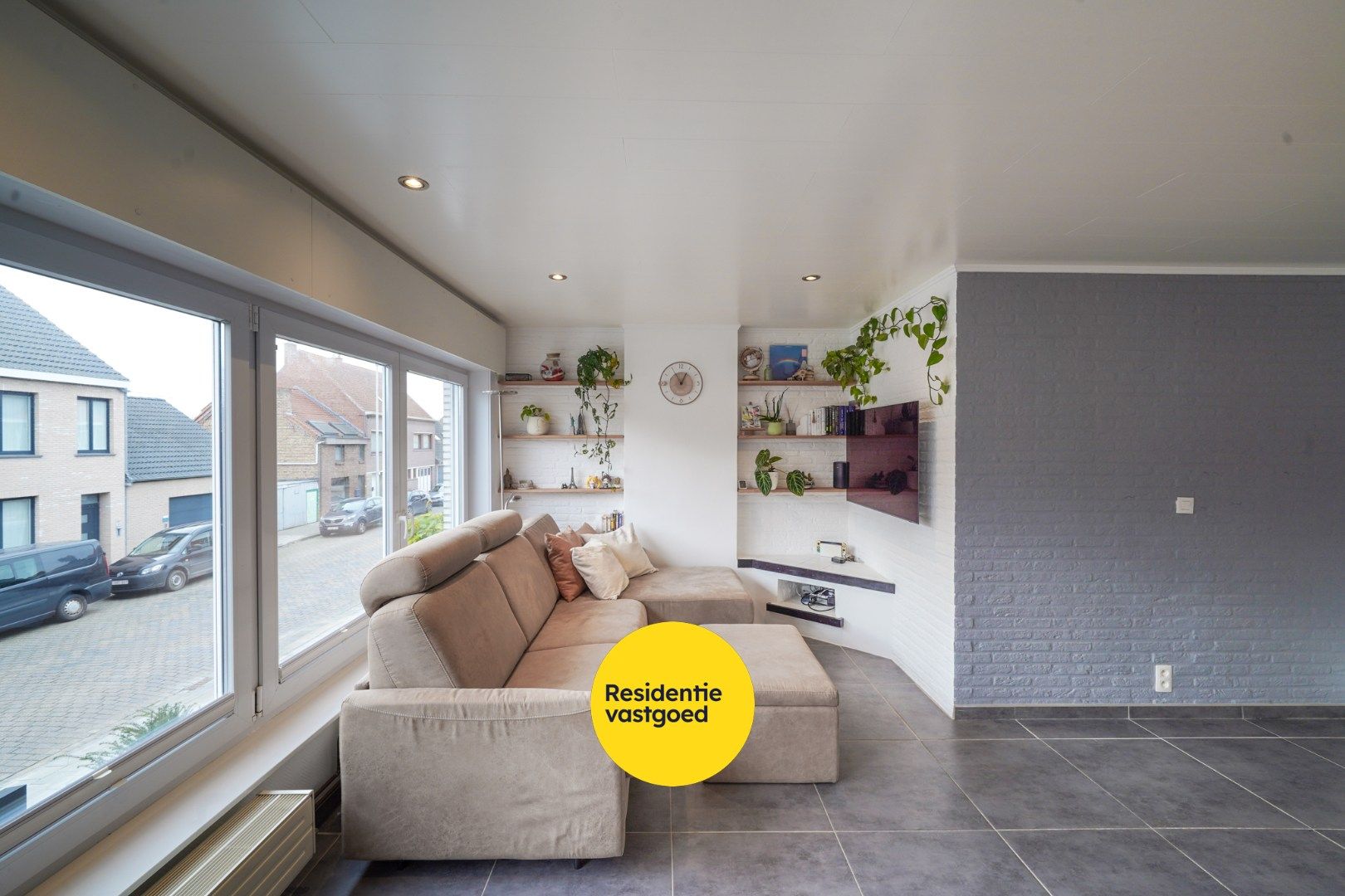 Ruime bel-étagewoning met 3 slaapkamers en garage te Oostende foto 7