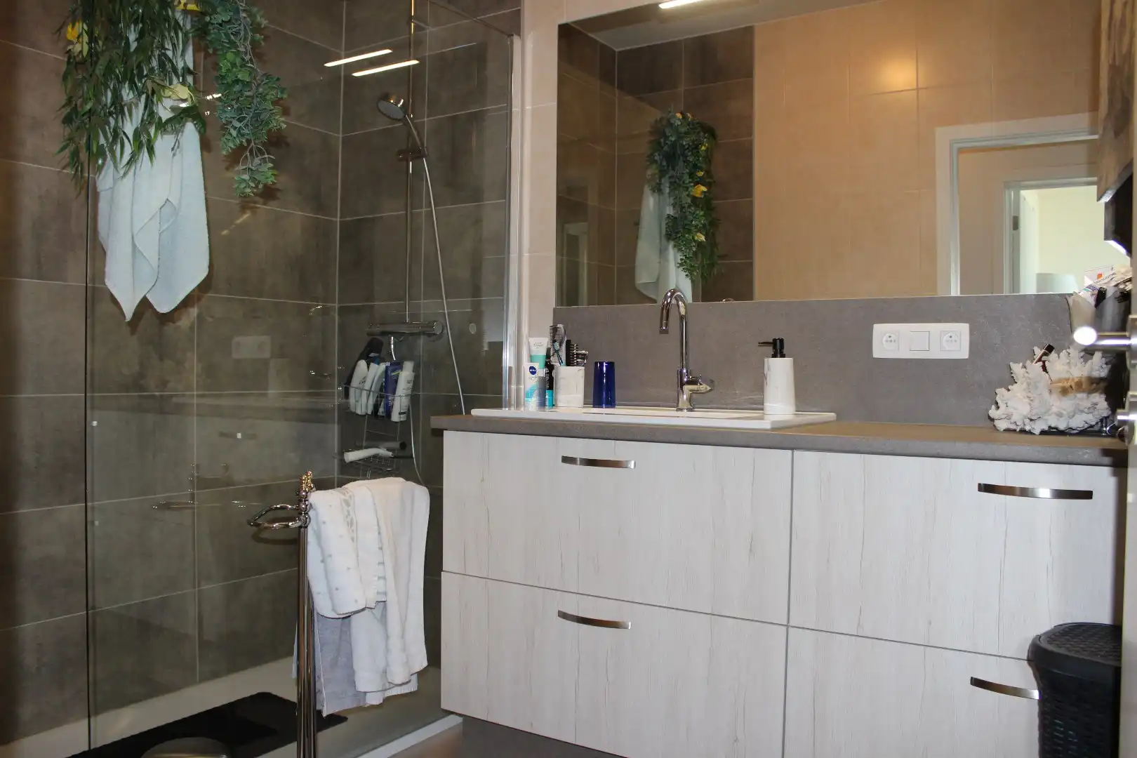 Ruim appartement met terras in het centrum van Lommel. foto 13