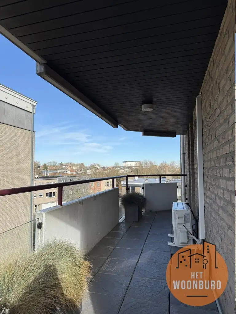 Ruim appartement met 2 slpks, bureau, kelder en staanplaats foto 16