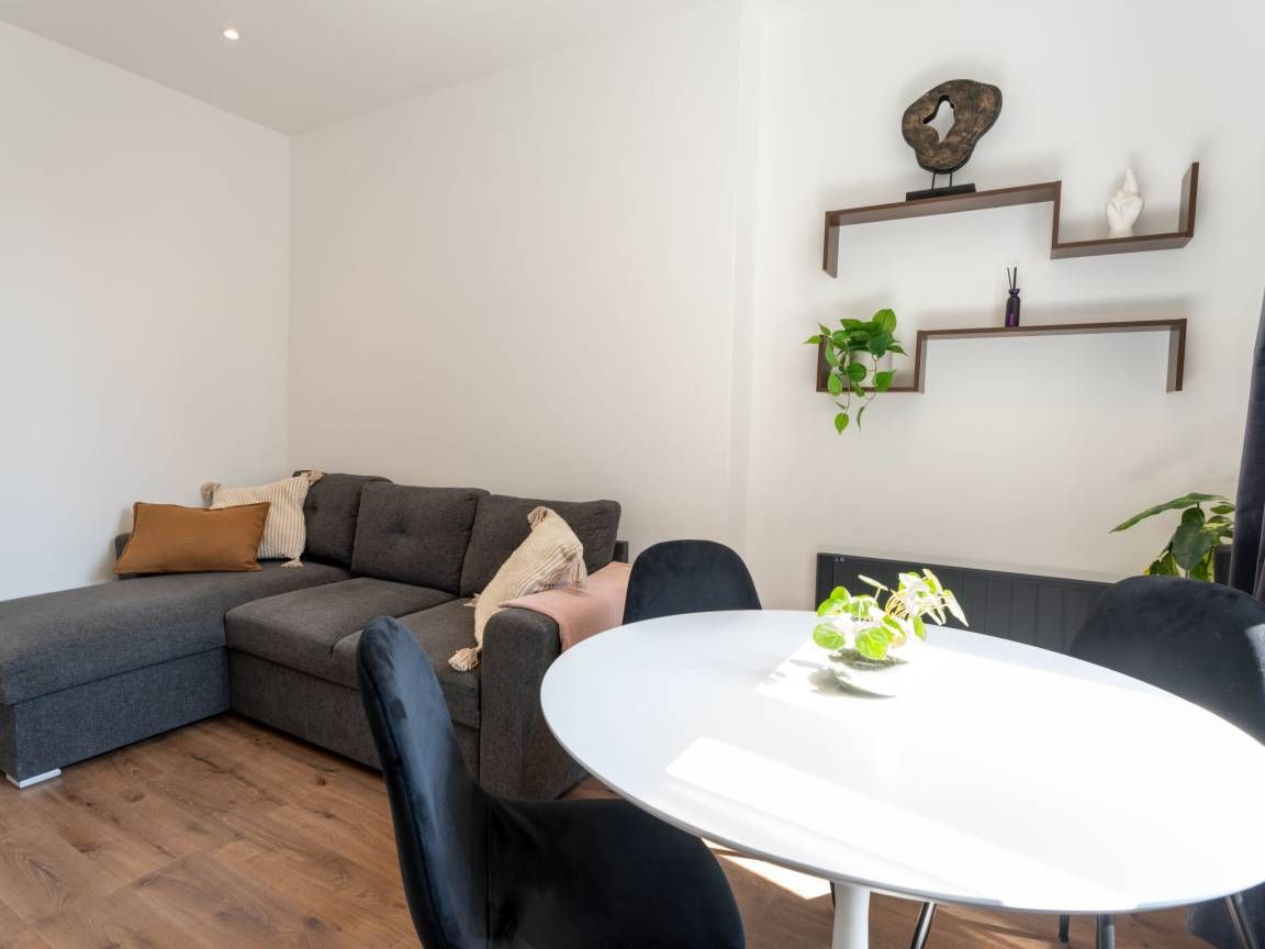 Instapklaar één slaapkamer appartement vlakbij het strand foto 4