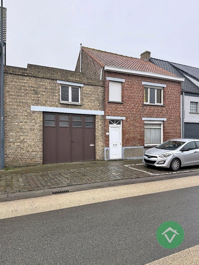 Hoofdfoto van de publicatie: Woning met kleine loods te Gistel 