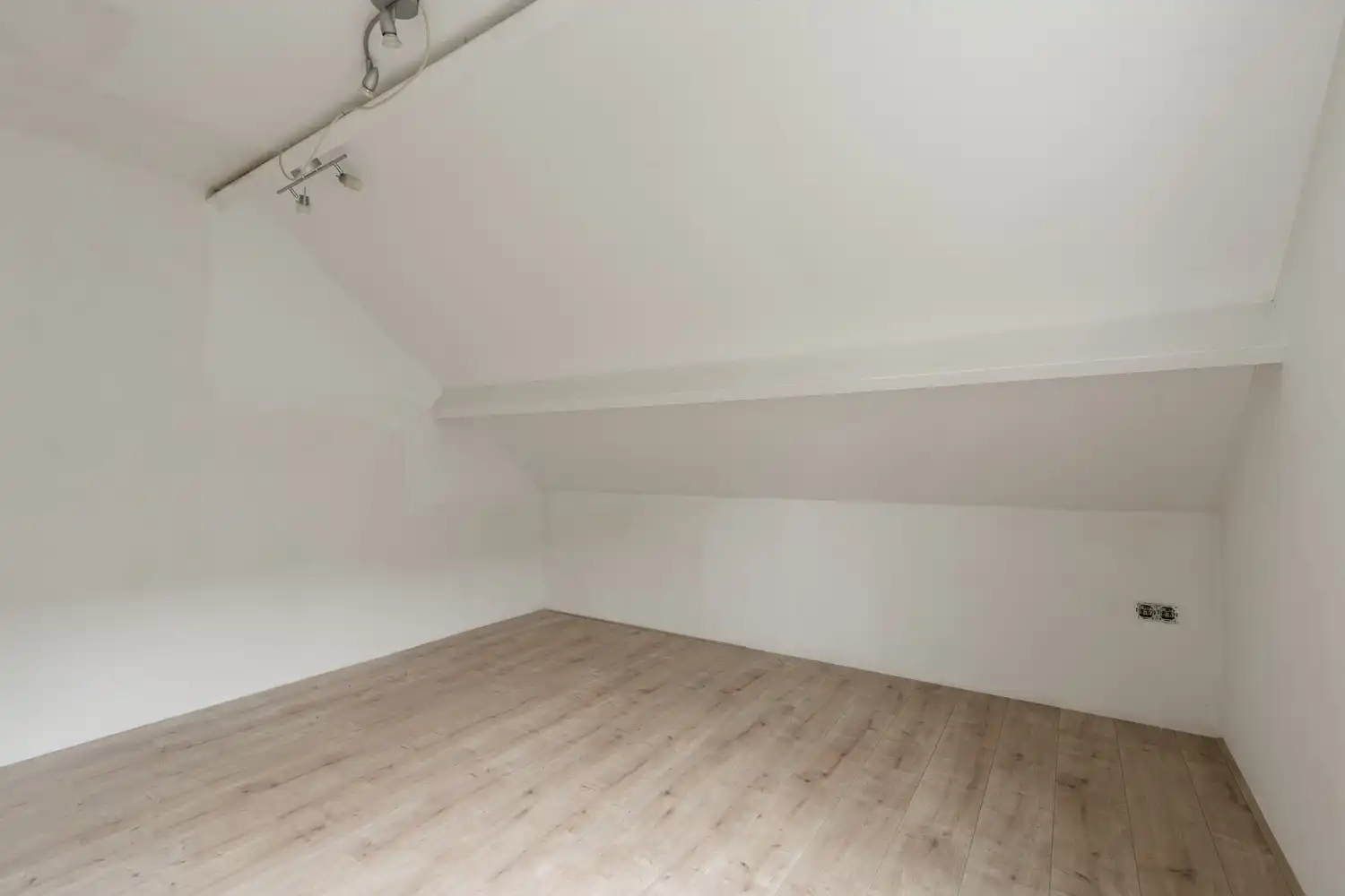 Vrijstaande woning met 5 slk op ruim perceel van 30 are in Pelt foto 19