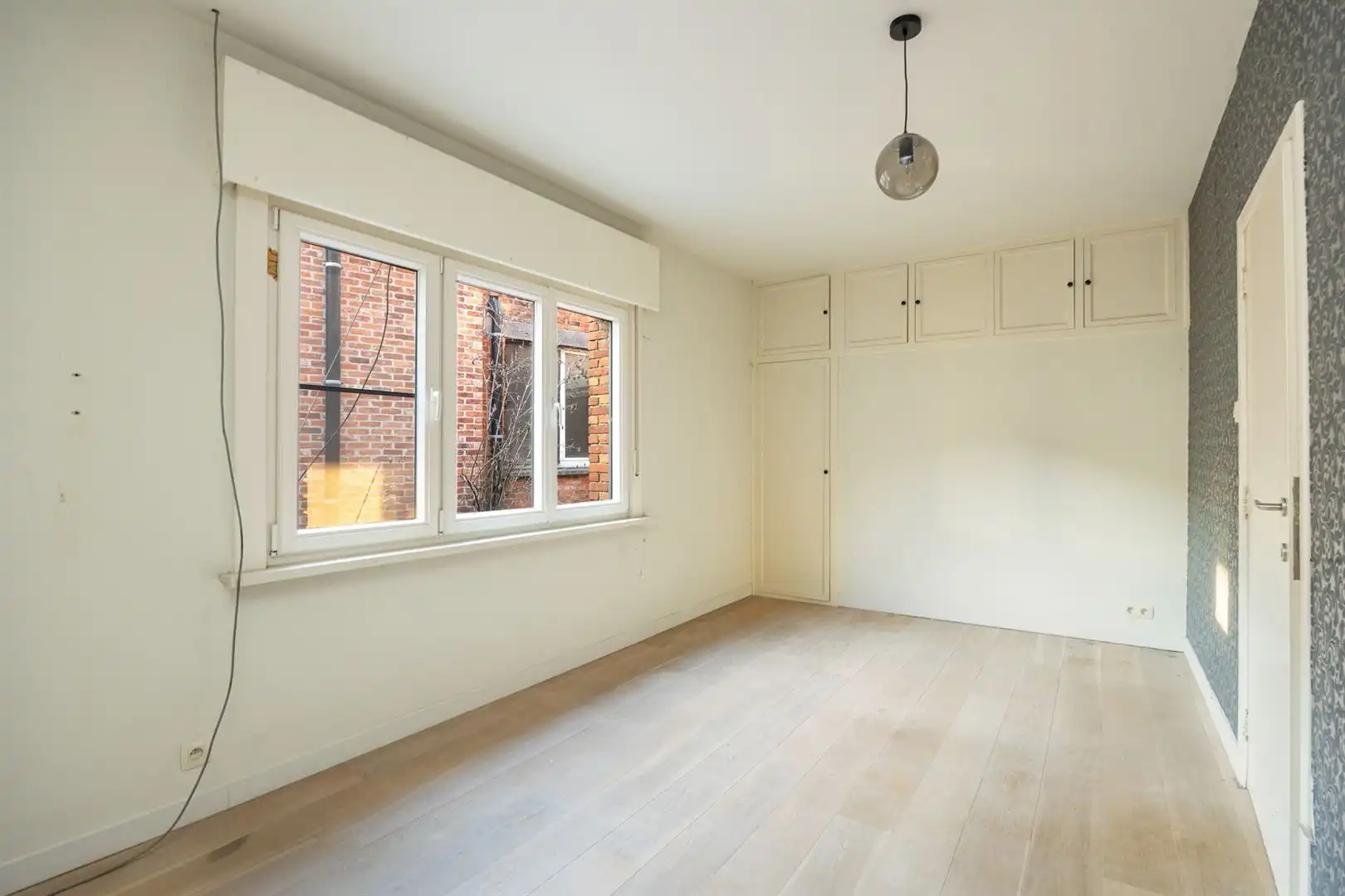 Hedendaagse commerciële ruimte met appartement foto 20