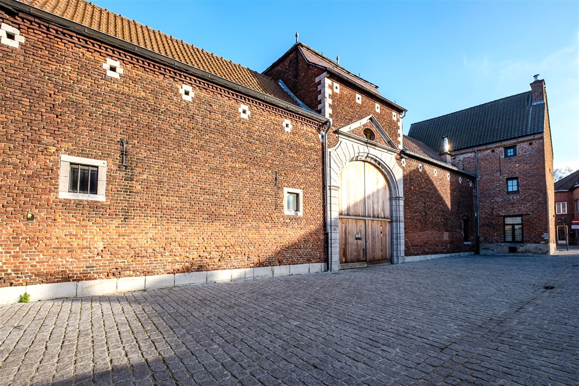 PRACHTIGE GERENOVEERDE HOEVE MET 2 WOONGELEGENHEDEN OP TOPLOCATIE foto 5