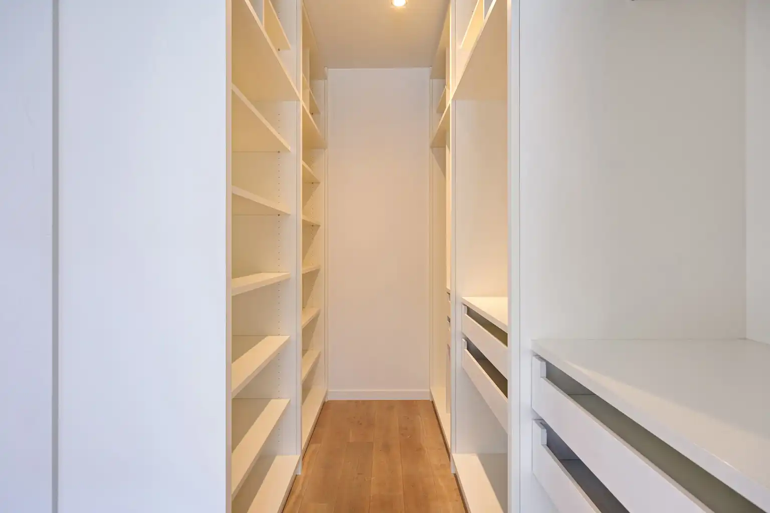 Prachtig gelijkvloers appartement met 3 slaapkamers foto 11