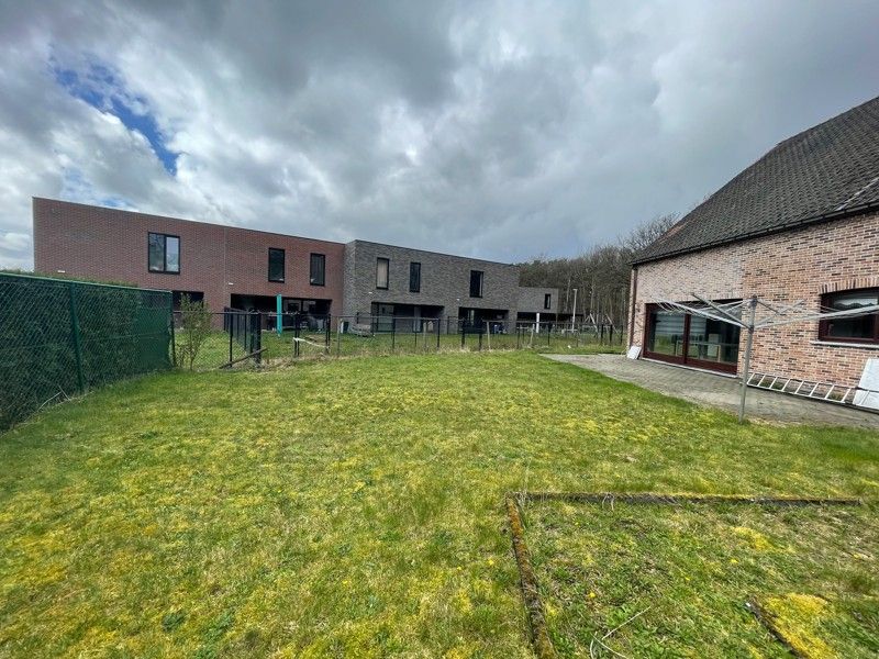 Prachtige vrijstaande woning met 4 slaapkamers op een perceel van 9a 41ca. foto 42
