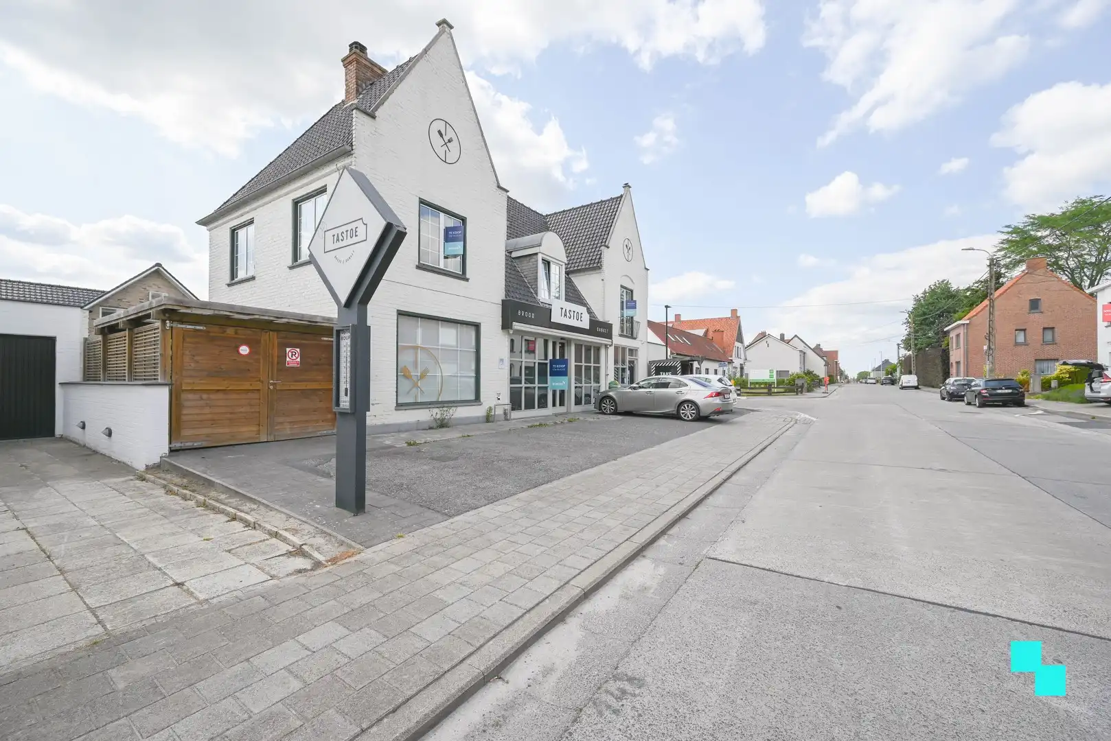 Riante handelswoonst in Waregem foto {{pictureIndex}}