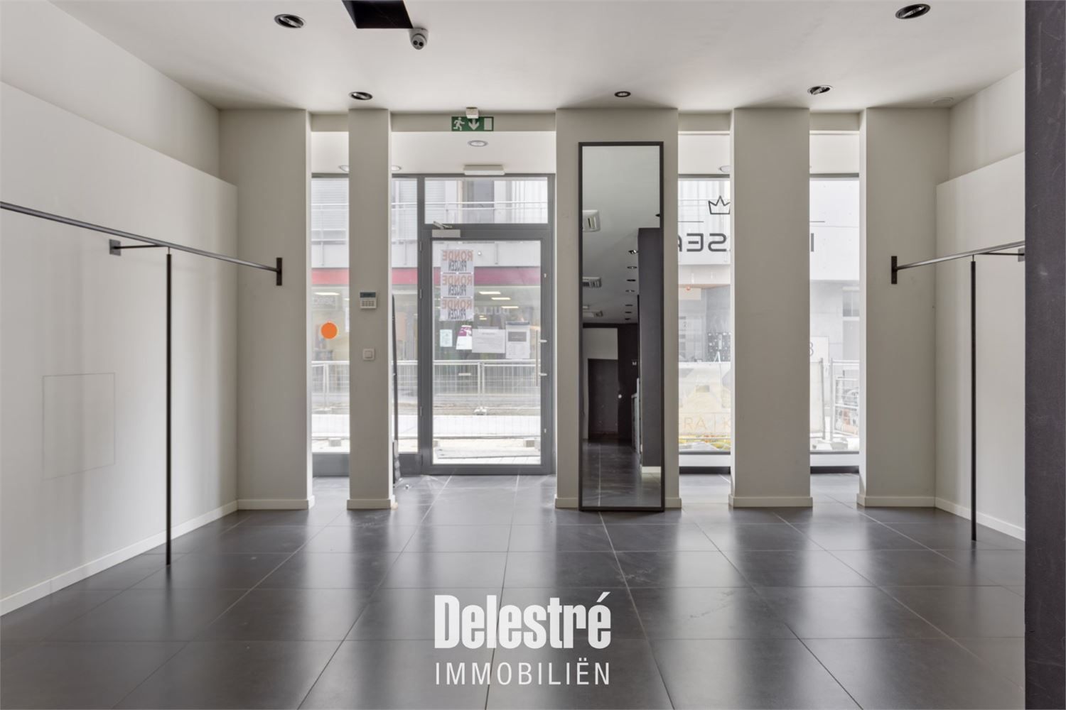 MODERN INSTAPKLAAR COMMERCIEEL GELIJKVLOERS BEVERSTRAAT foto 7