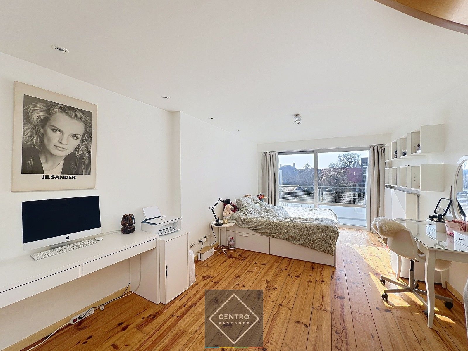 Gelijkvloerse kantoor/praktijkruimte én triplex appartement (met aparte toegangen) op het Kerkplein van Rumbeke! foto 12