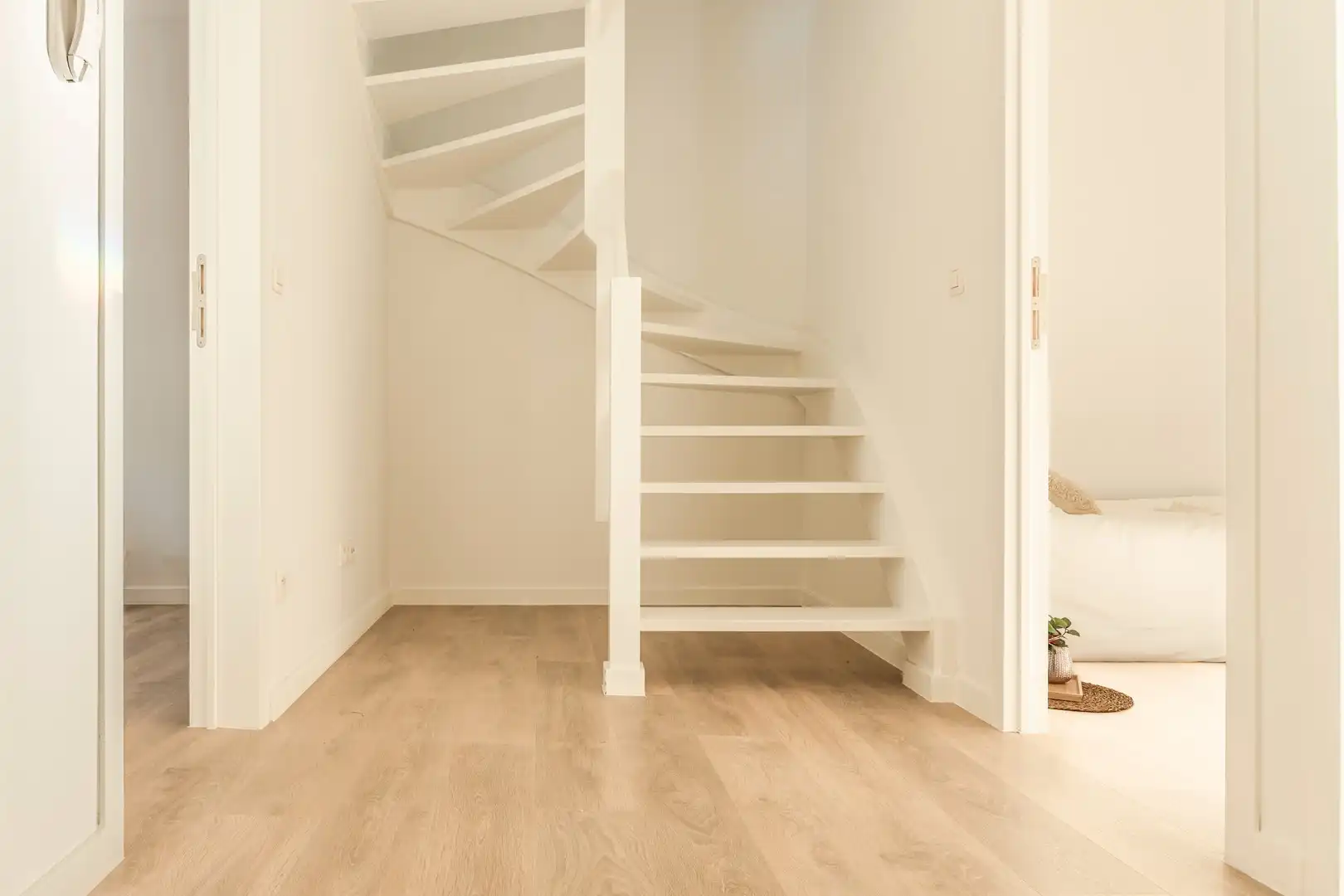 Gerenoveerde  ruime gezinswoning te Burcht. foto 13