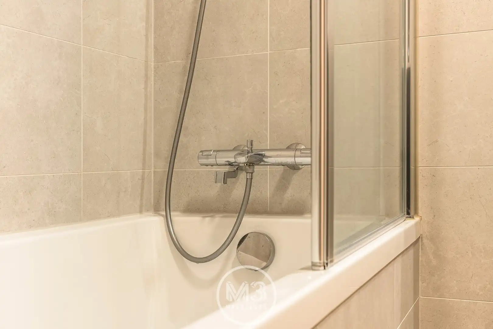 Gelijkvloers appartement met tuin en garage foto 9