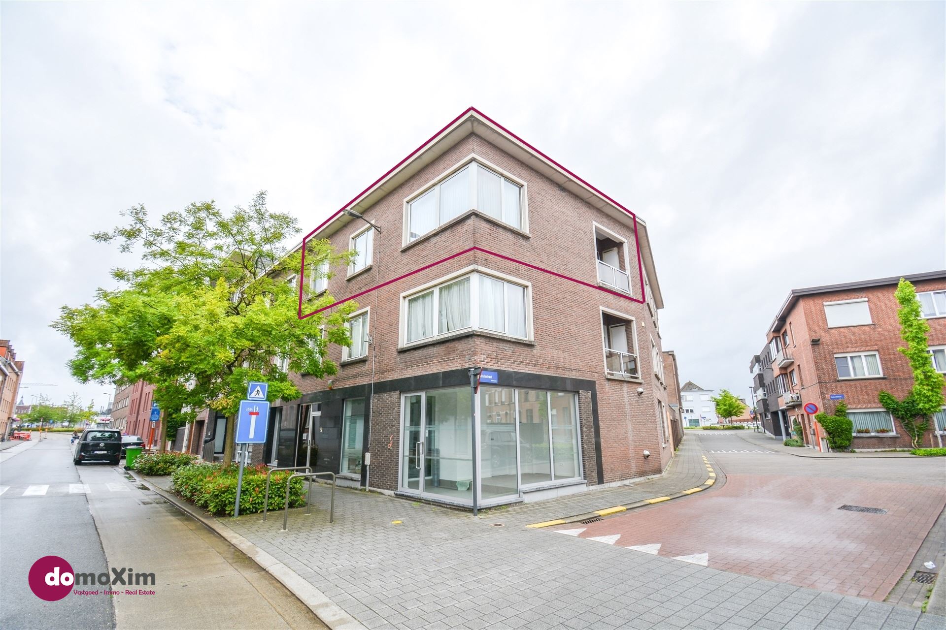 Ruim appartement met 2 slaapkamers en garage gelegen aan de vaart foto 1