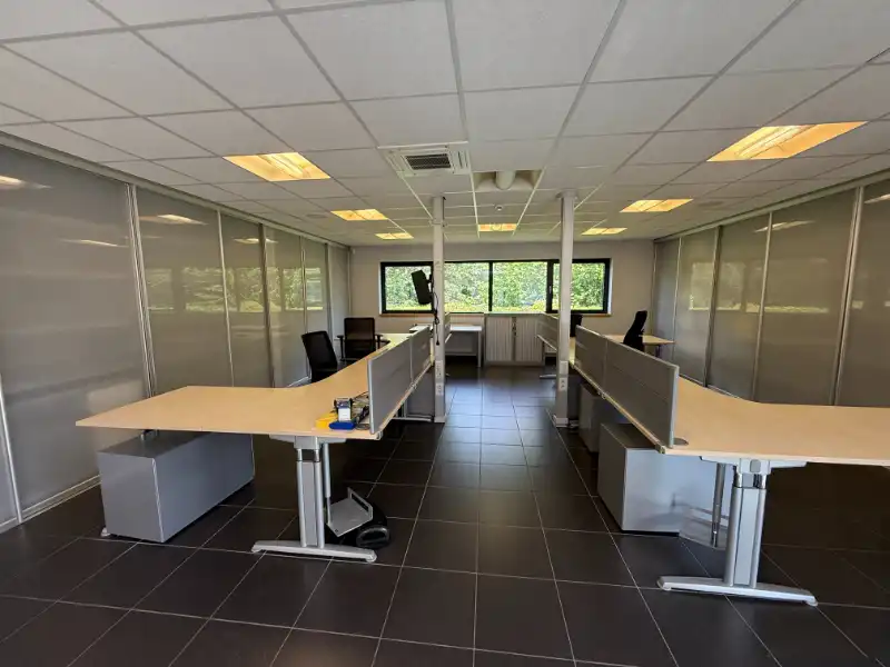 Instapklaar bedrijfsgebouw van 758 m² foto 9