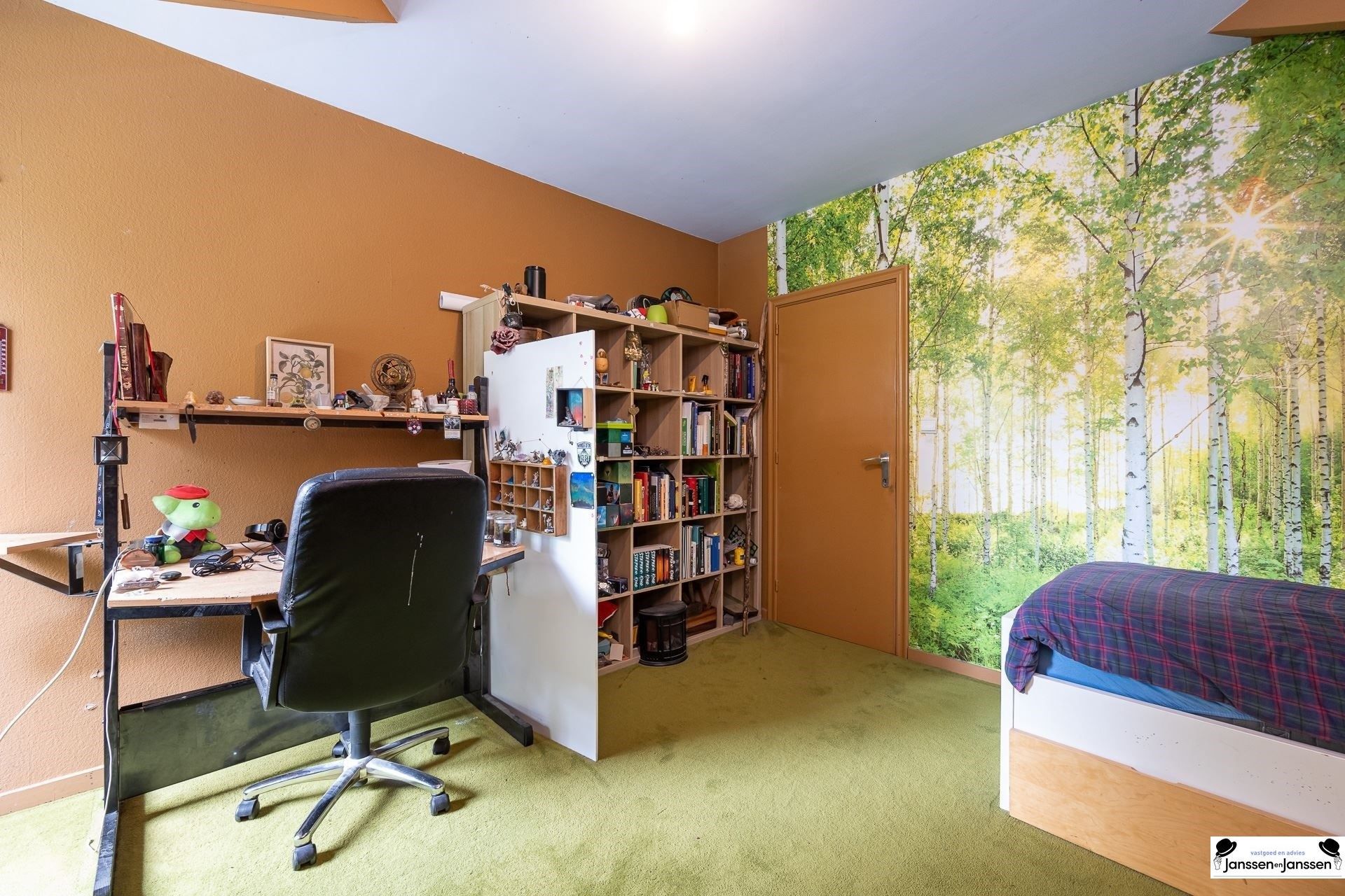 Klassieke, charmante vrijstaande villa, rustig gelegen in het geliefde Vriesdonk op ca. 1266m² foto 22
