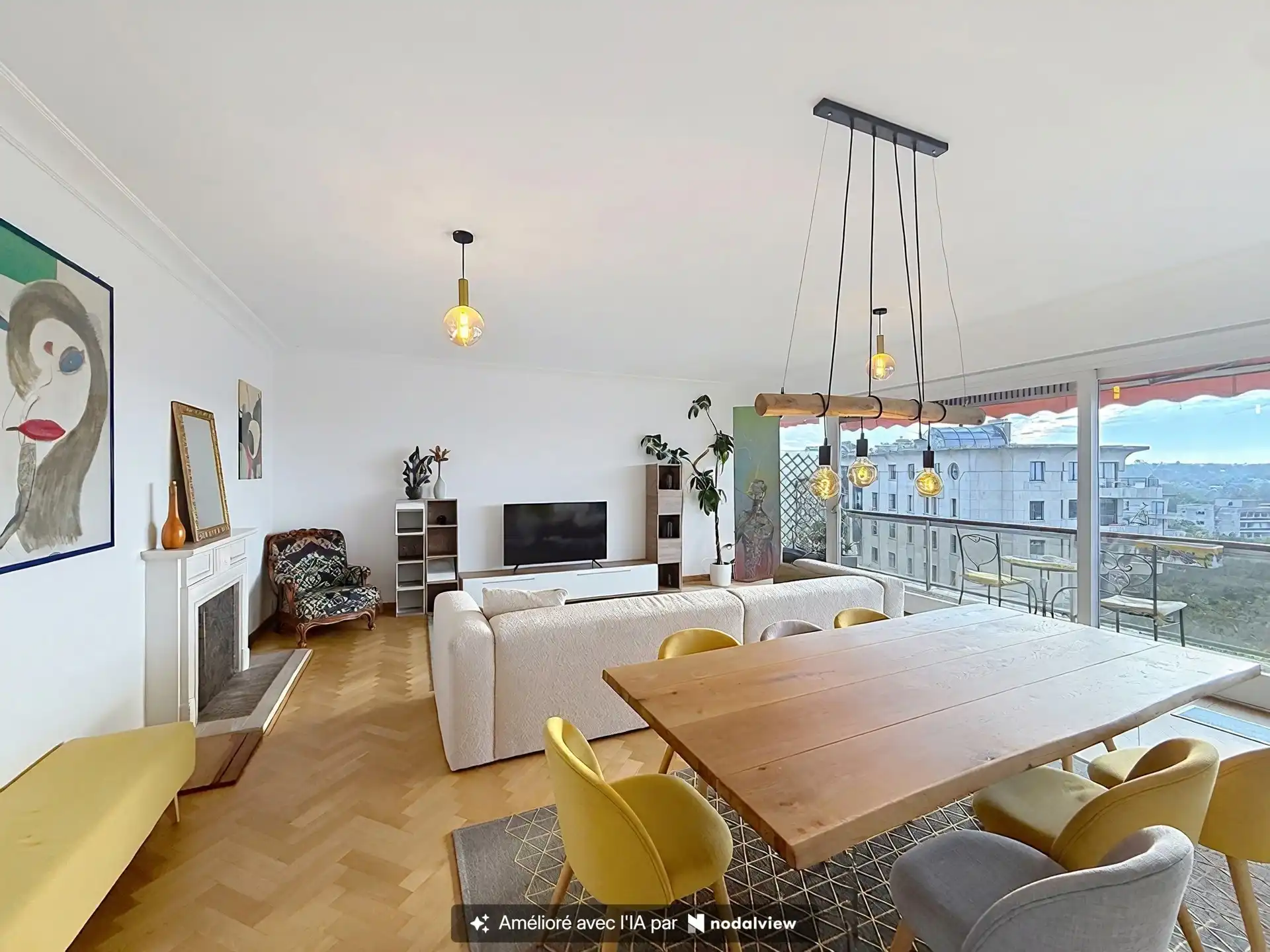 Ruim, gerenoveerd appartement 134 m² - 2 slaapkamers+terras  foto {{pictureIndex}}