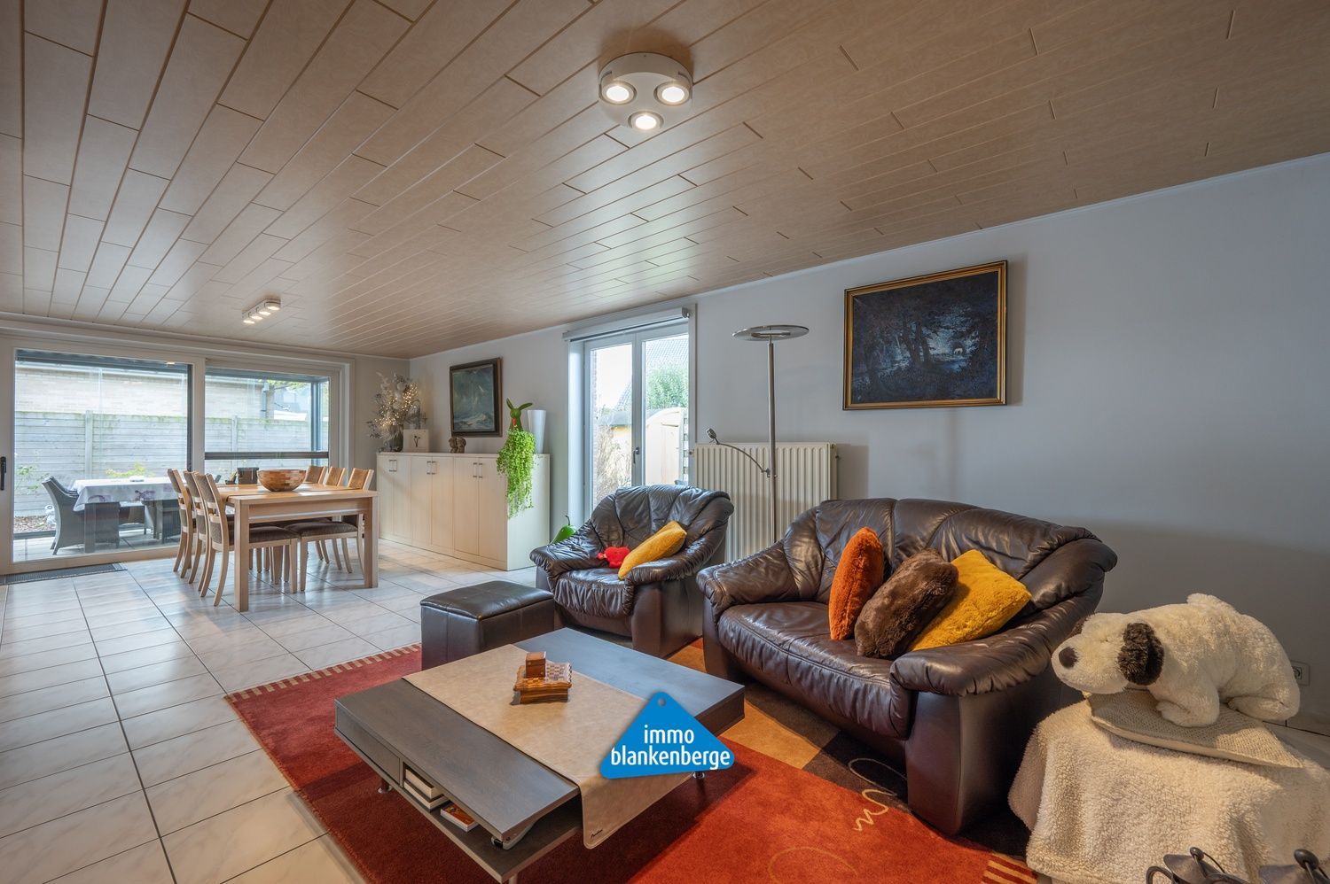 Ruime villa met zonnige tuin en moderne veranda op wandelafstand van de zee foto 13