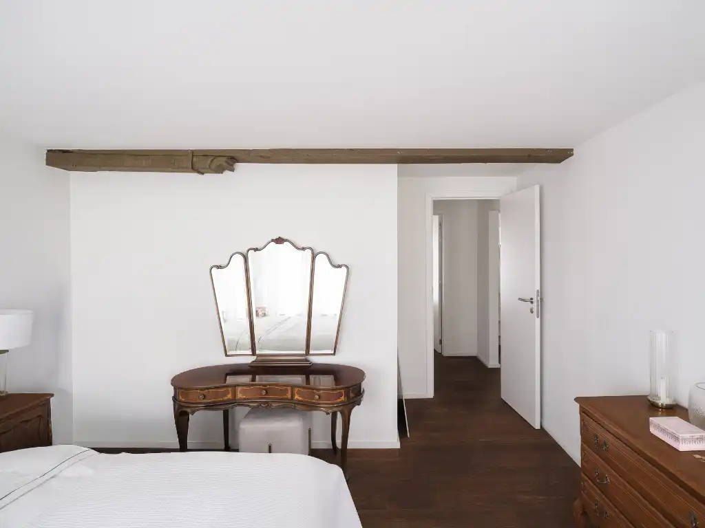 Stijlvol duplex appartement met 2 slaapkamers en terras, centraal gelegen in het bruisende centrum nabij alle belangrijkste straten en pleinen van Gent. foto 7