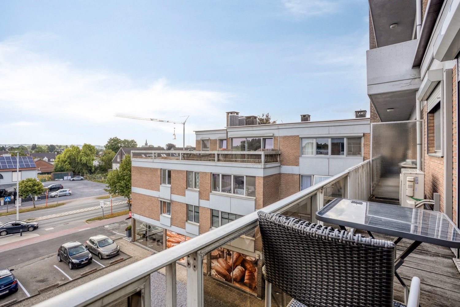 Ruim appartement met 3 slaapkamers en 3 terrassen op de bovenste verdieping in hartje Rekem ! foto 18