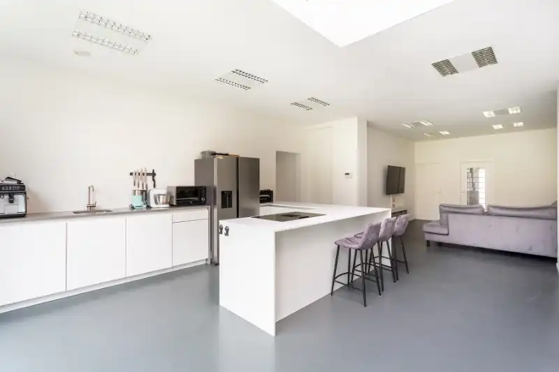 Ruime gerenoveerde woning in hartje Essen foto 3